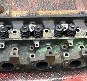 John Deere Cylinder Head – Loaded With Valves