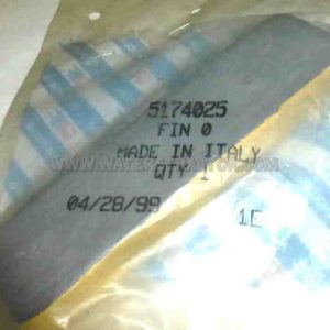 Ford New Holland Insulator, Battery Mounting