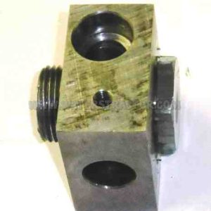 Case IH Internationa Block, Charge Tube Connector
