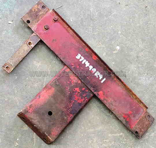 Case IH Internationa Support Assy, Fuel Tank And Cowl Front